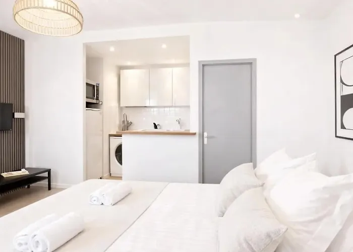 Eiffel Tower Appartement