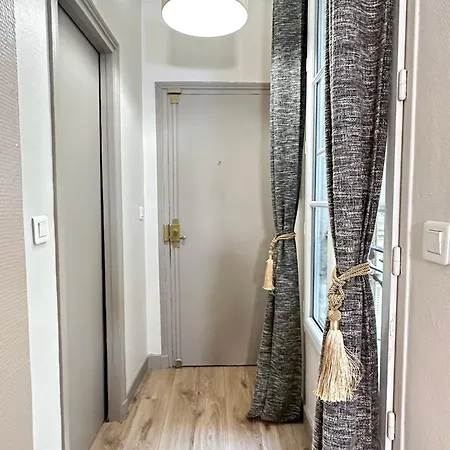 Apartment Elegant Near Trocadero Paris